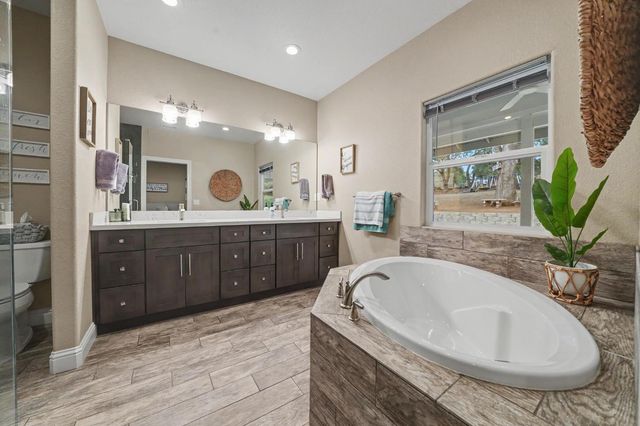 5851 Baldwin St, Valley Springs, CA 95252