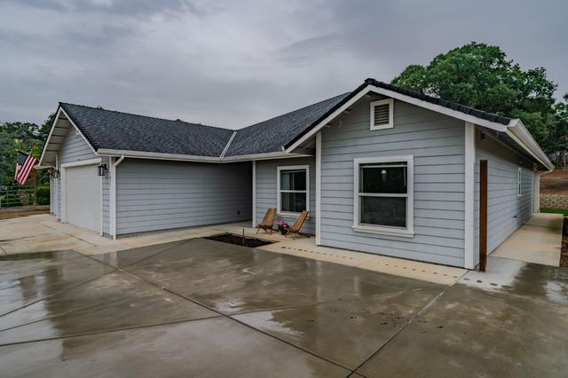 5851 Baldwin St, Valley Springs, CA 95252