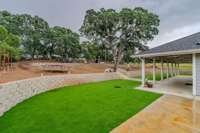 5851 Baldwin St, Valley Springs, CA 95252