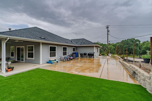5851 Baldwin St, Valley Springs, CA 95252