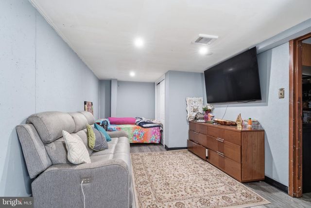 3549 CHALFONT DR, Philadelphia, PA 19154