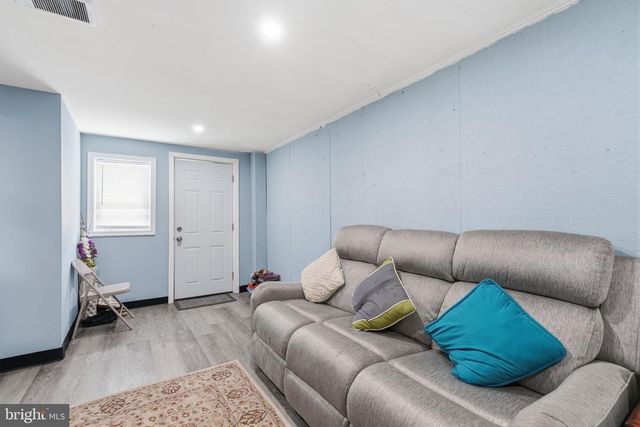 3549 CHALFONT DR, Philadelphia, PA 19154
