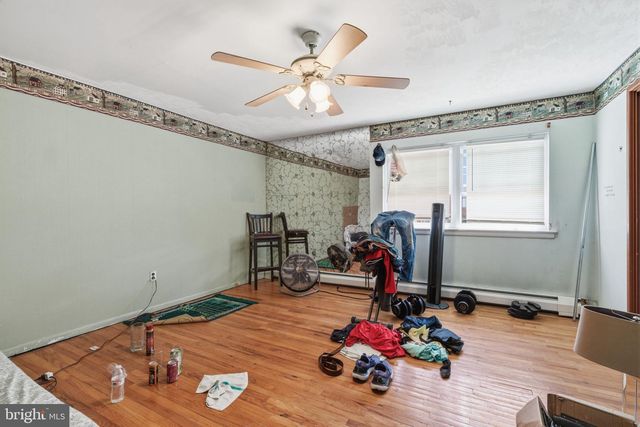 3549 CHALFONT DR, Philadelphia, PA 19154