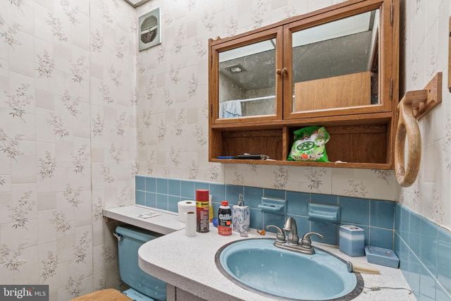 3549 CHALFONT DR, Philadelphia, PA 19154