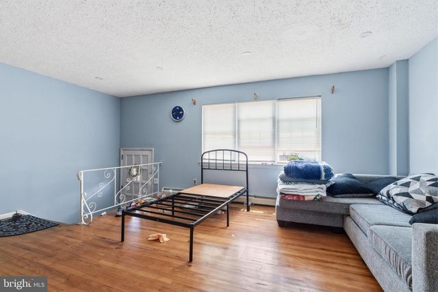 3549 CHALFONT DR, Philadelphia, PA 19154