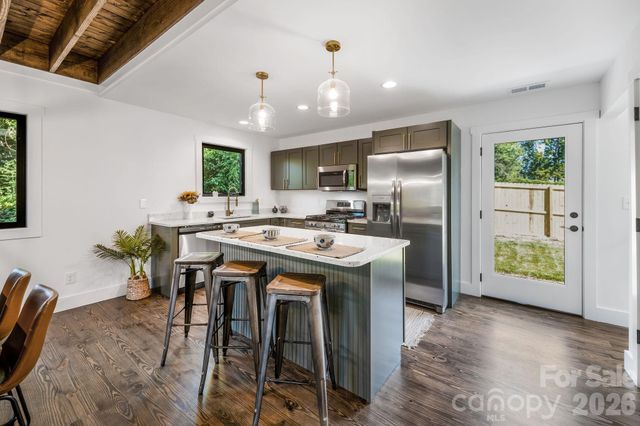 138 Shiloh Road, Asheville, NC 28803