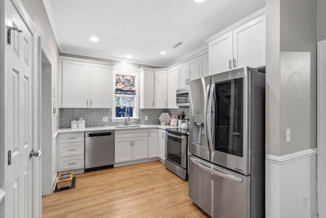 1125 Mathis Ferry Road, Mount Pleasant, SC 29464