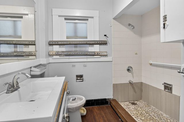 2407 2407 66Th Ave, Oakland, CA 94605