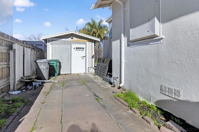 2407 2407 66Th Ave, Oakland, CA 94605