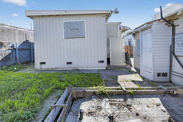 2407 2407 66Th Ave, Oakland, CA 94605