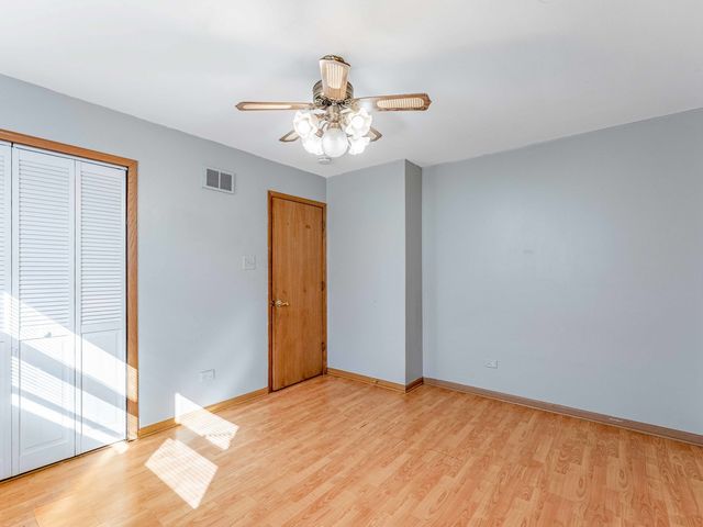 7832 Lamon Avenue, Burbank, IL 60459