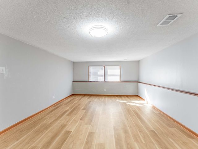 7832 Lamon Avenue, Burbank, IL 60459