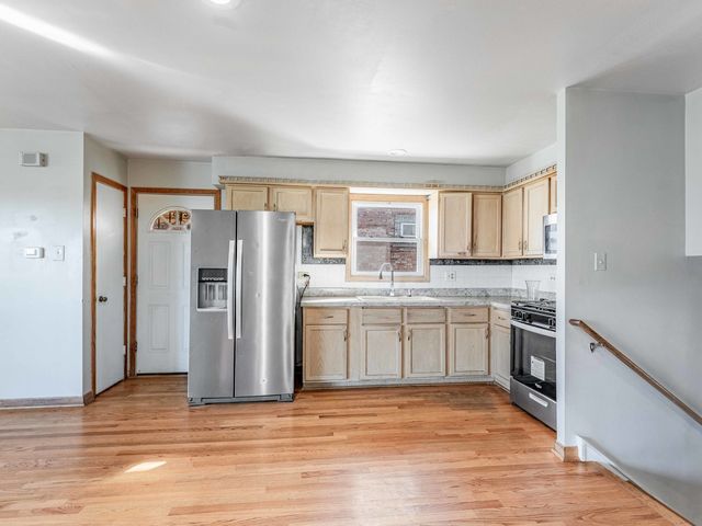 7832 Lamon Avenue, Burbank, IL 60459