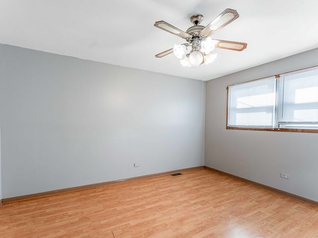 7832 Lamon Avenue, Burbank, IL 60459
