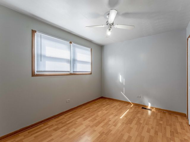 7832 Lamon Avenue, Burbank, IL 60459
