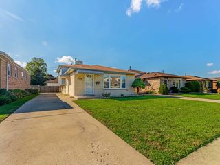 7832 Lamon Avenue, Burbank, IL 60459