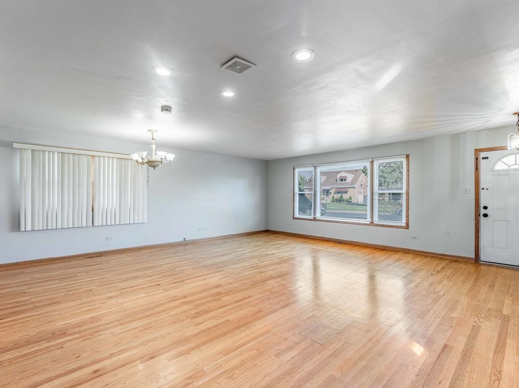 7832 Lamon Avenue, Burbank, IL 60459 — photo 3