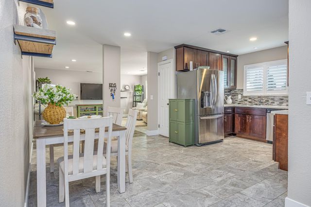 7845 Saybrook Dr, Citrus Heights, CA 95621