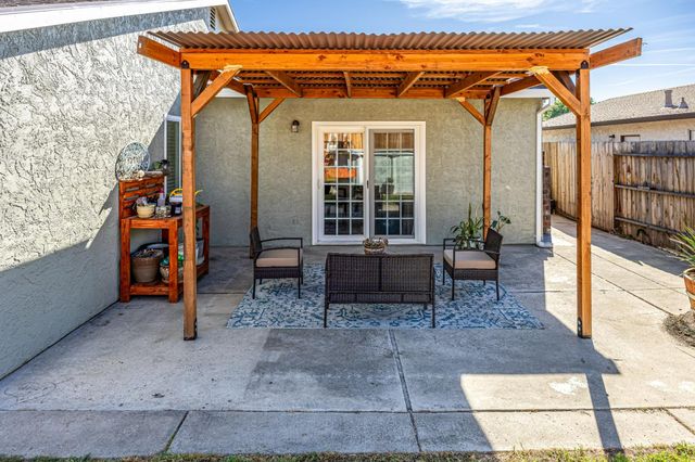 7845 Saybrook Dr, Citrus Heights, CA 95621