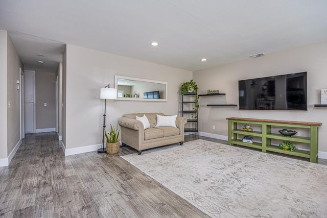 7845 Saybrook Dr, Citrus Heights, CA 95621