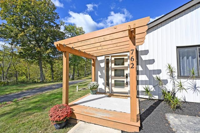 762 Wards Corner Road, Miami Twp, OH 45140