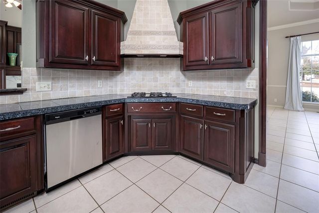 2101 Blue Gramma Drive, Edmond, OK 73034