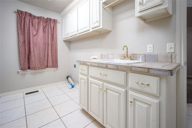 2101 Blue Gramma Drive, Edmond, OK 73034