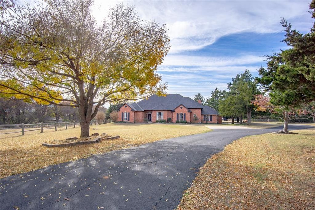 2101 Blue Gramma Drive, Edmond, OK 73034