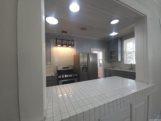 1138 W Magnolia Ave, San Antonio, TX 78201
