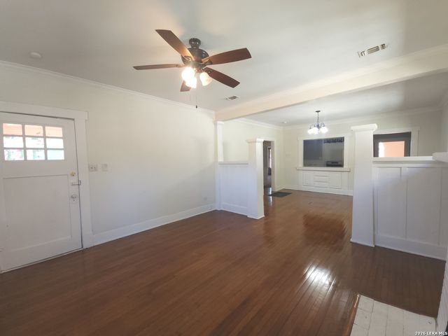 1138 W Magnolia Ave, San Antonio, TX 78201
