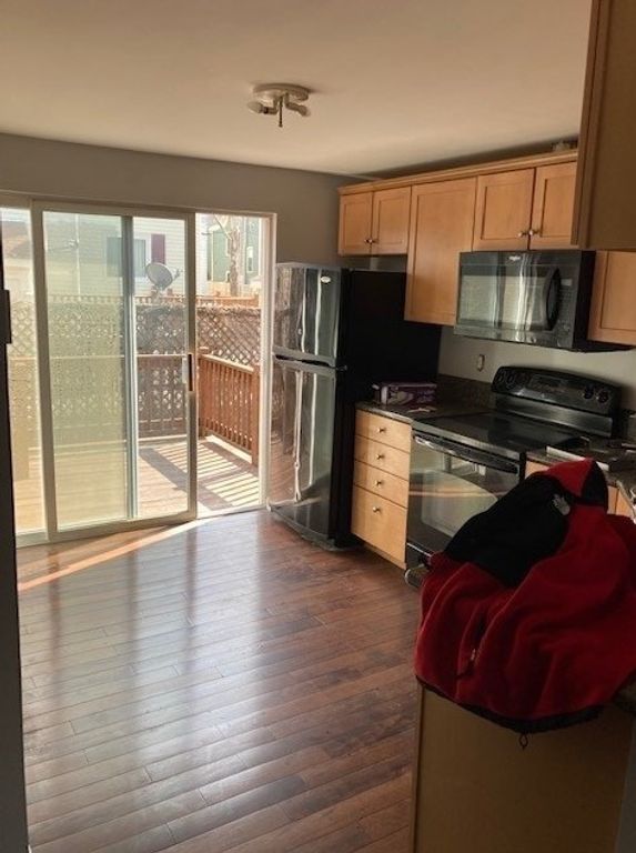 17 Park Place C, Somerville, MA 02143