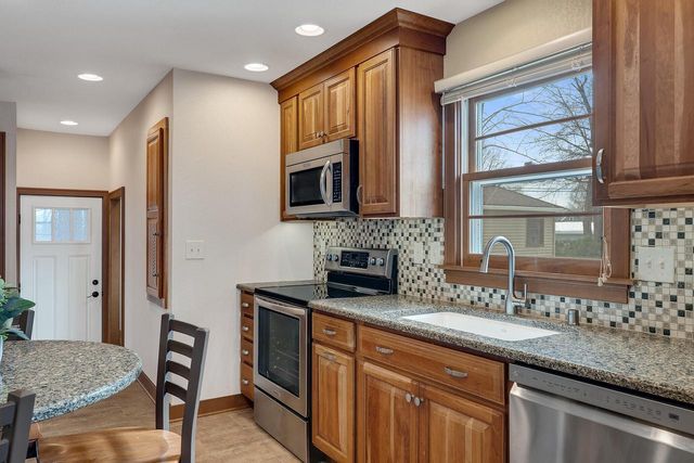 203 3rd AVENUE S, Onalaska, WI 54650