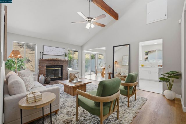 2240 Concord Dr, Pittsburg, CA 94565