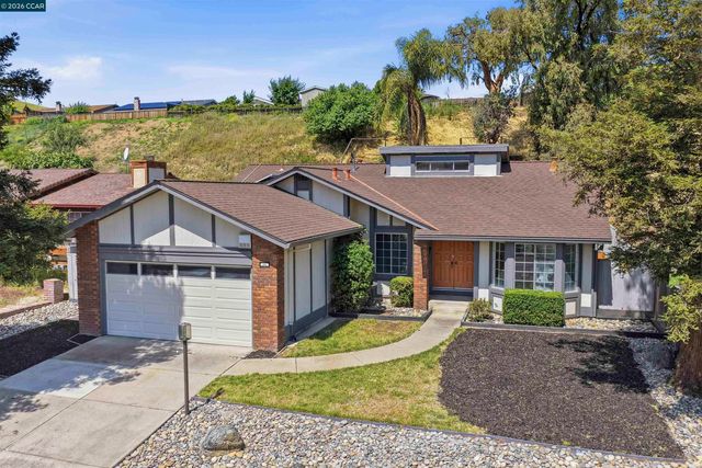 2240 Concord Dr, Pittsburg, CA 94565
