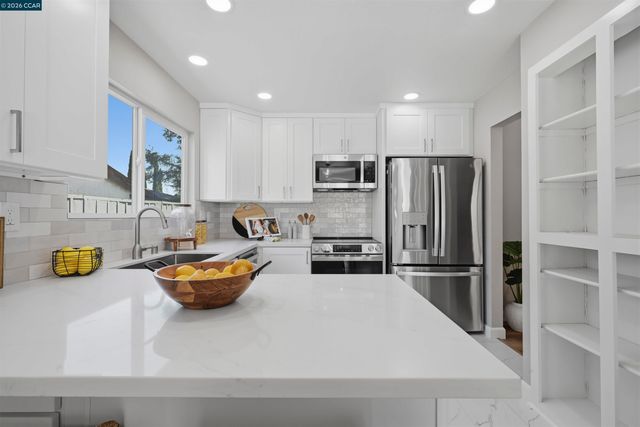 2240 Concord Dr, Pittsburg, CA 94565