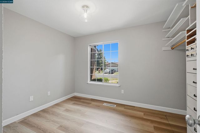 2240 Concord Dr, Pittsburg, CA 94565