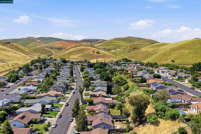 2240 Concord Dr, Pittsburg, CA 94565