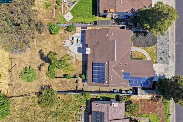2240 Concord Dr, Pittsburg, CA 94565
