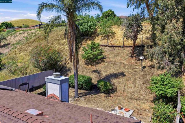 2240 Concord Dr, Pittsburg, CA 94565
