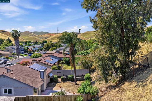 2240 Concord Dr, Pittsburg, CA 94565