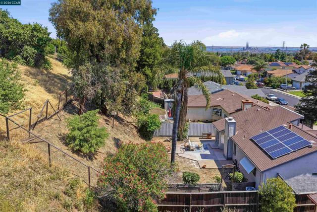 2240 Concord Dr, Pittsburg, CA 94565