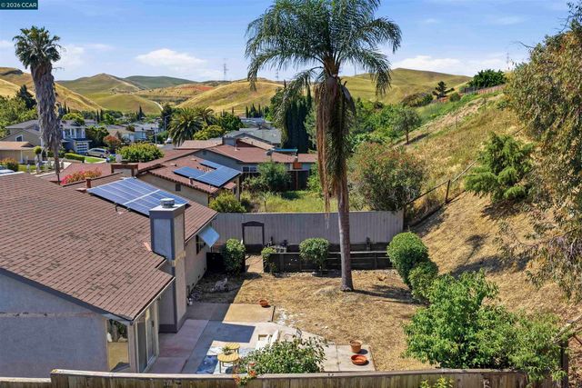 2240 Concord Dr, Pittsburg, CA 94565