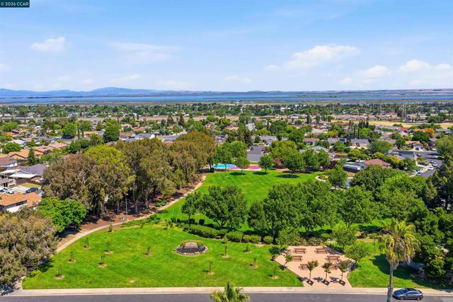 2240 Concord Dr, Pittsburg, CA 94565