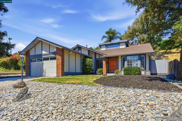 2240 Concord Dr, Pittsburg, CA 94565