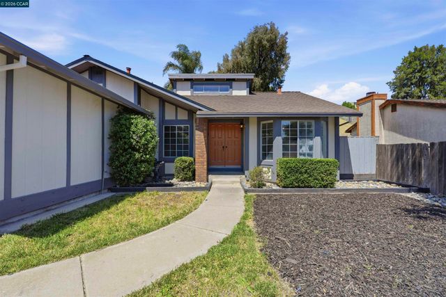 2240 Concord Dr, Pittsburg, CA 94565