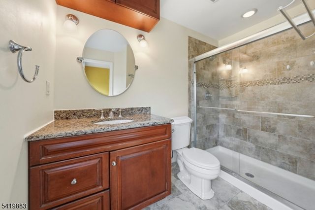 177 Hyde Park Rd, Franklin Twp., NJ 08873