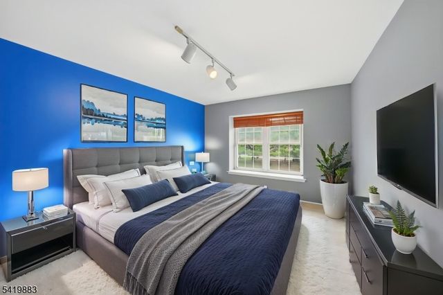 177 Hyde Park Rd, Franklin Twp., NJ 08873