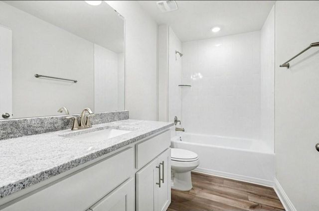 4326 W Bayou Maison Circle, Dickinson, TX 77539