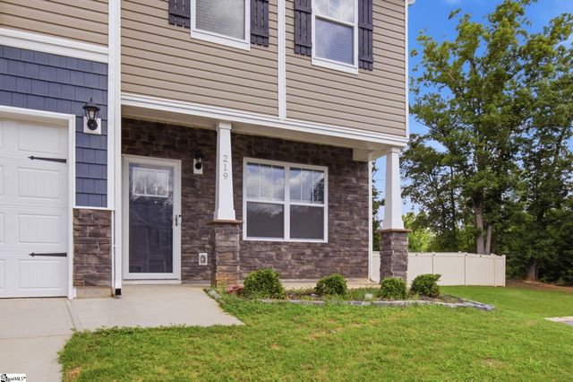 219 Darrowby Way, Simpsonville, SC 29680