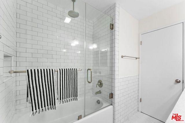 970 Palm Avenue 215, West Hollywood, CA 90069